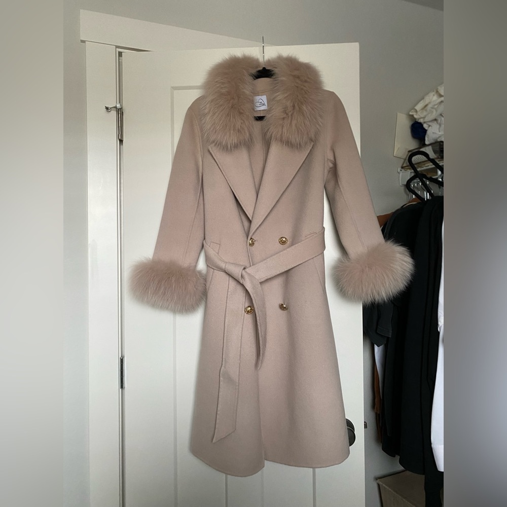 Mi Loves Beautiful Cashmere blend jacket with Fox fur trim/cuffs